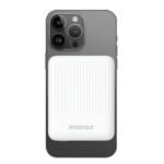⁦MOMAX IP123W Q.MAG Minimal2 15W 10000mAh Magnetic Wireless Battery Pack Palm Size - White⁩ - الصورة ⁦4⁩